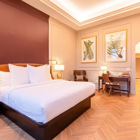 Sinclair Suites - Stylish Retro Boutique Hotel