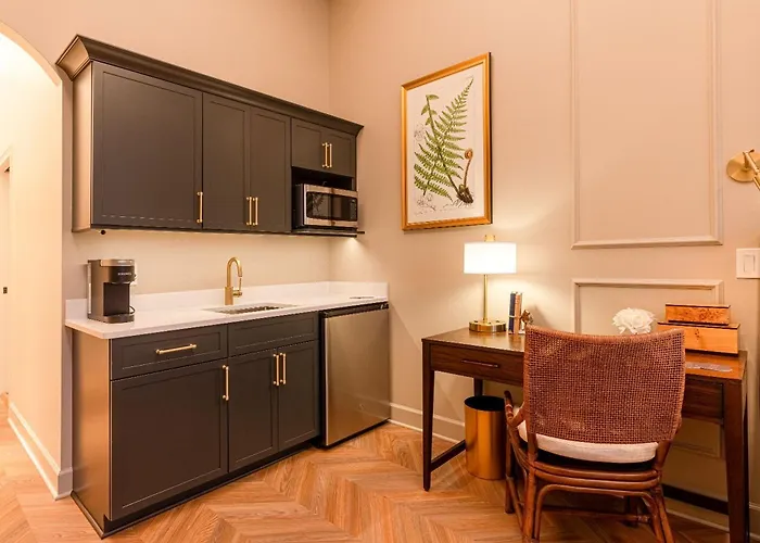 Sinclair - Boutique Apartment West Dundee